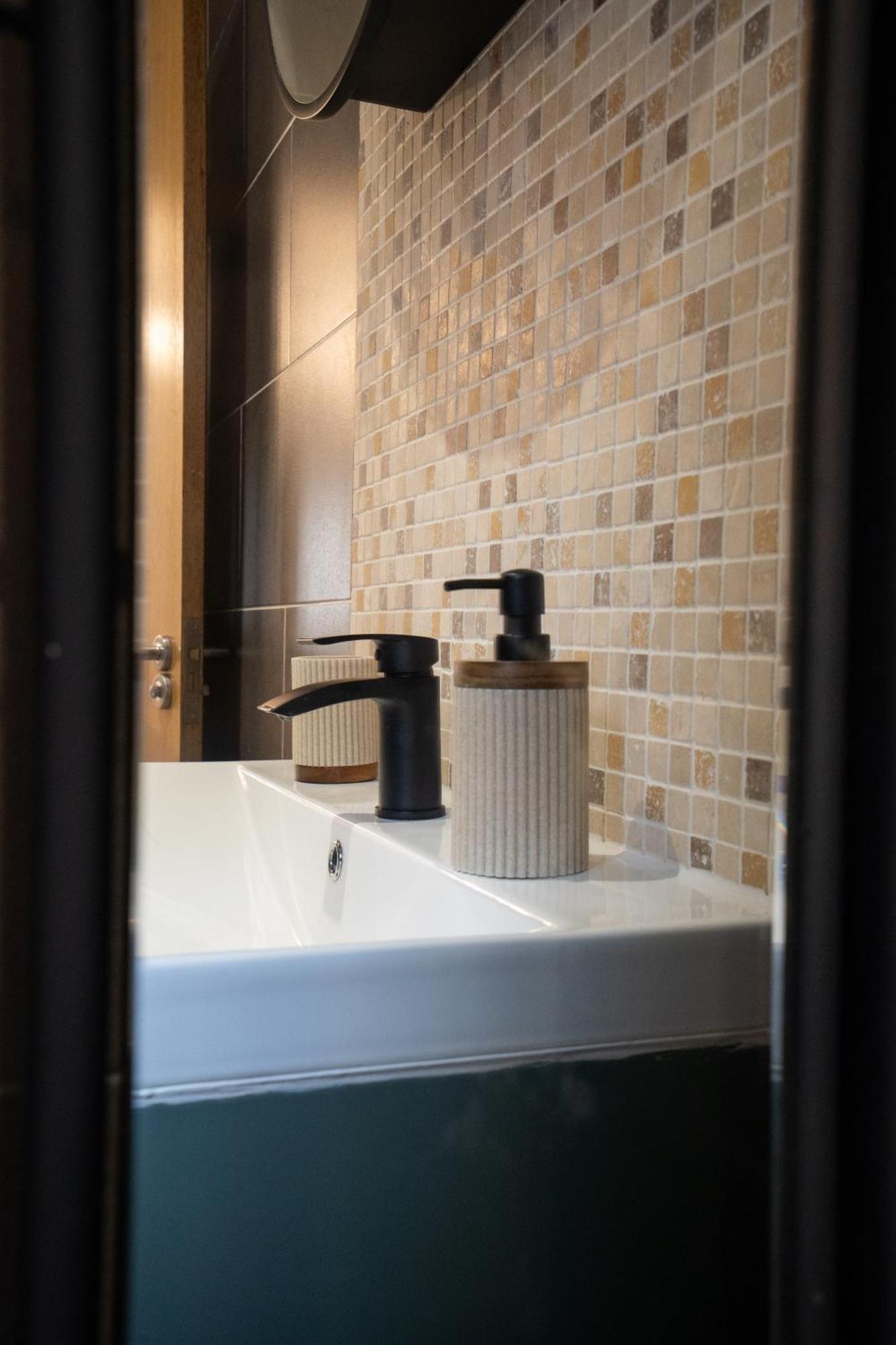 הוילה Marston Green Emirates House, Luxe 5 Bed, With King Sized Beds, Next To Aiport & Nec, Jlr 5 Mins מראה חיצוני תמונה
