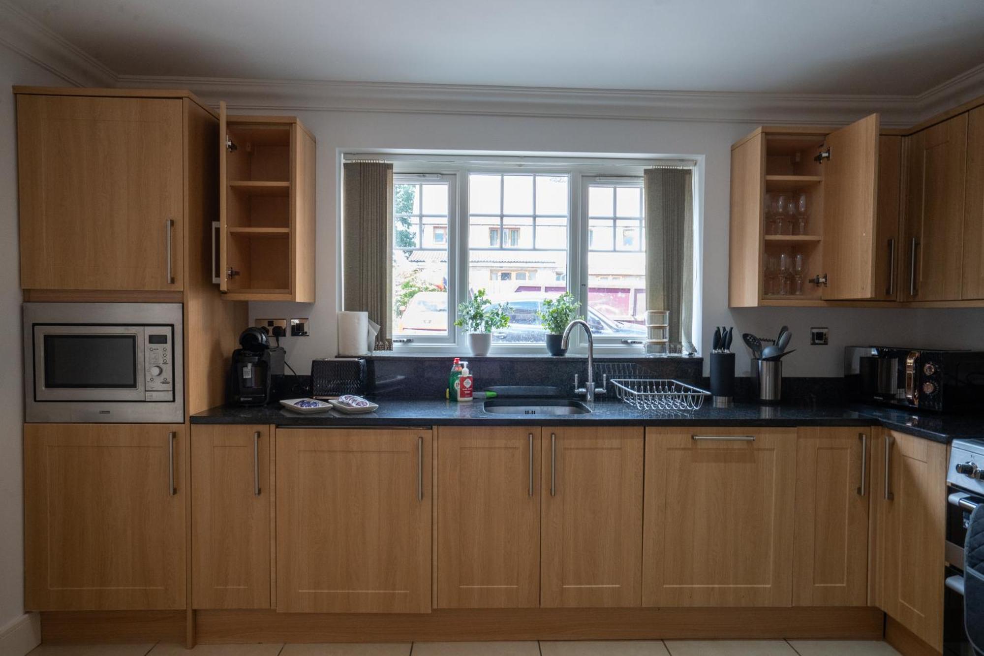 הוילה Marston Green Emirates House, Luxe 5 Bed, With King Sized Beds, Next To Aiport & Nec, Jlr 5 Mins מראה חיצוני תמונה