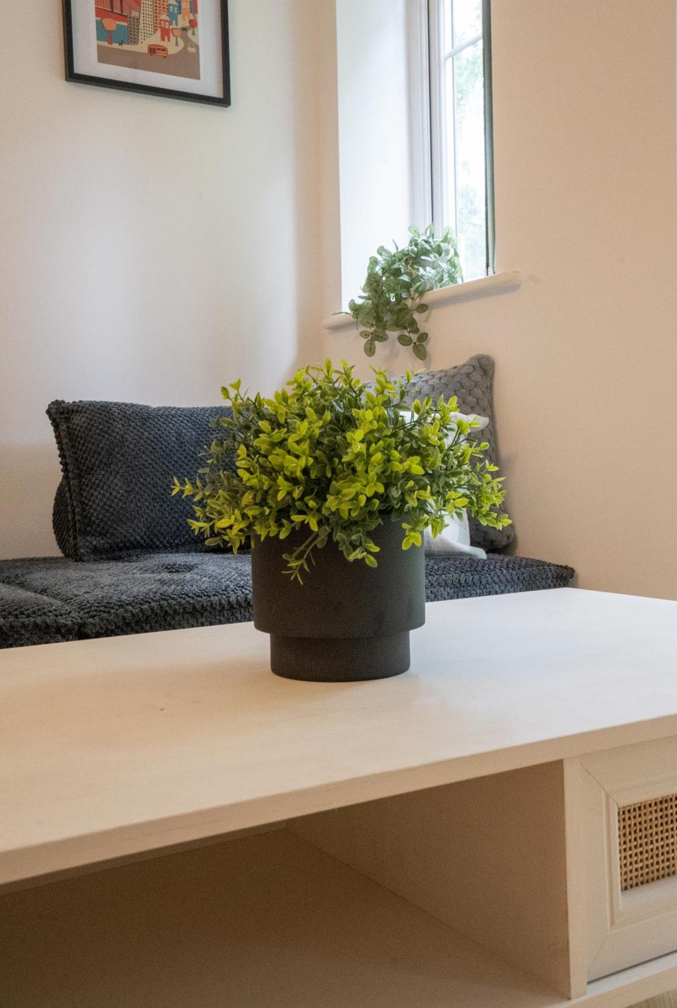 הוילה Marston Green Emirates House, Luxe 5 Bed, With King Sized Beds, Next To Aiport & Nec, Jlr 5 Mins מראה חיצוני תמונה