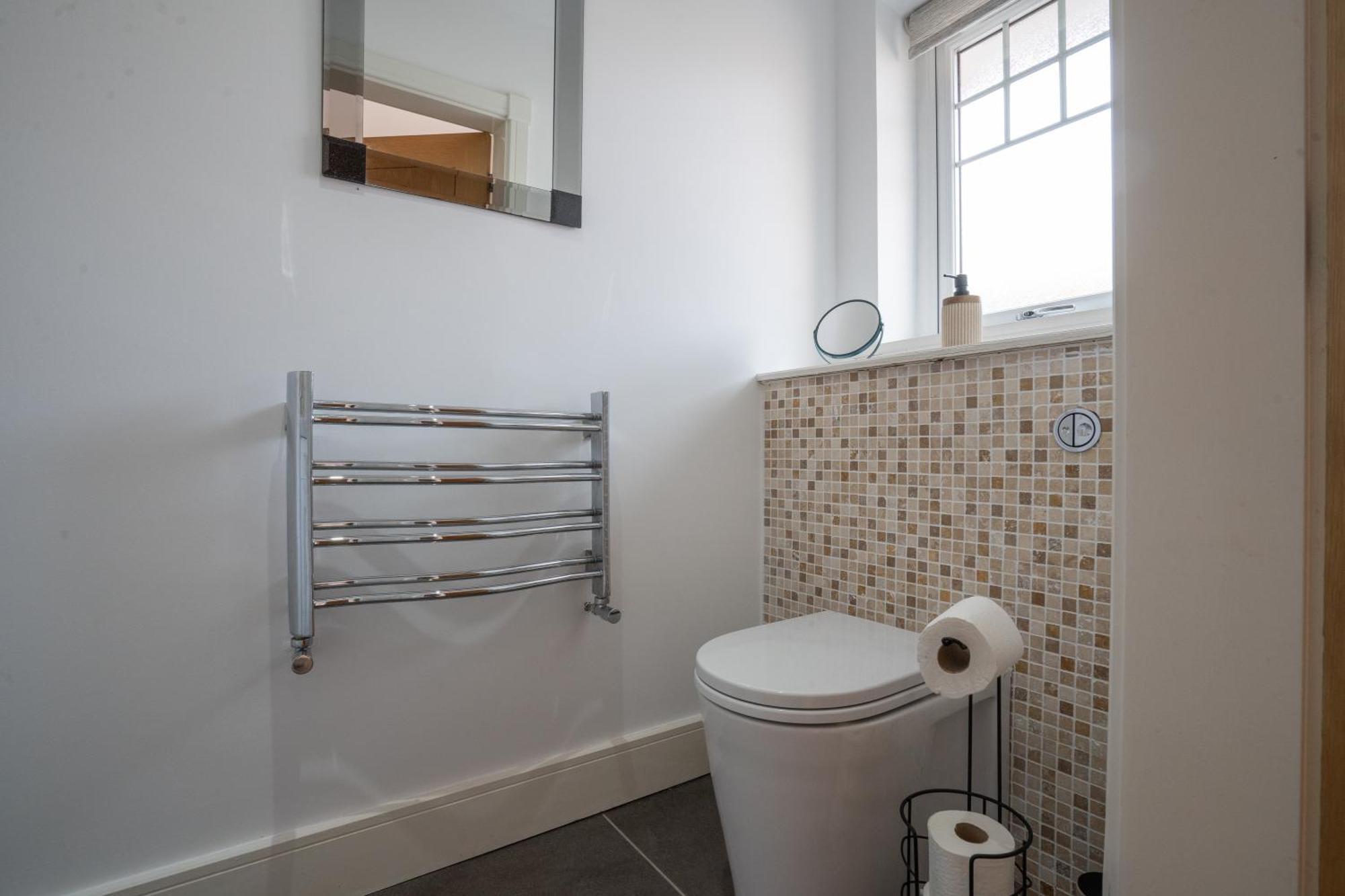 הוילה Marston Green Emirates House, Luxe 5 Bed, With King Sized Beds, Next To Aiport & Nec, Jlr 5 Mins מראה חיצוני תמונה