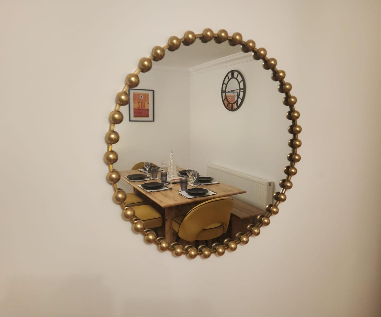 הוילה Marston Green Emirates House, Luxe 5 Bed, With King Sized Beds, Next To Aiport & Nec, Jlr 5 Mins מראה חיצוני תמונה